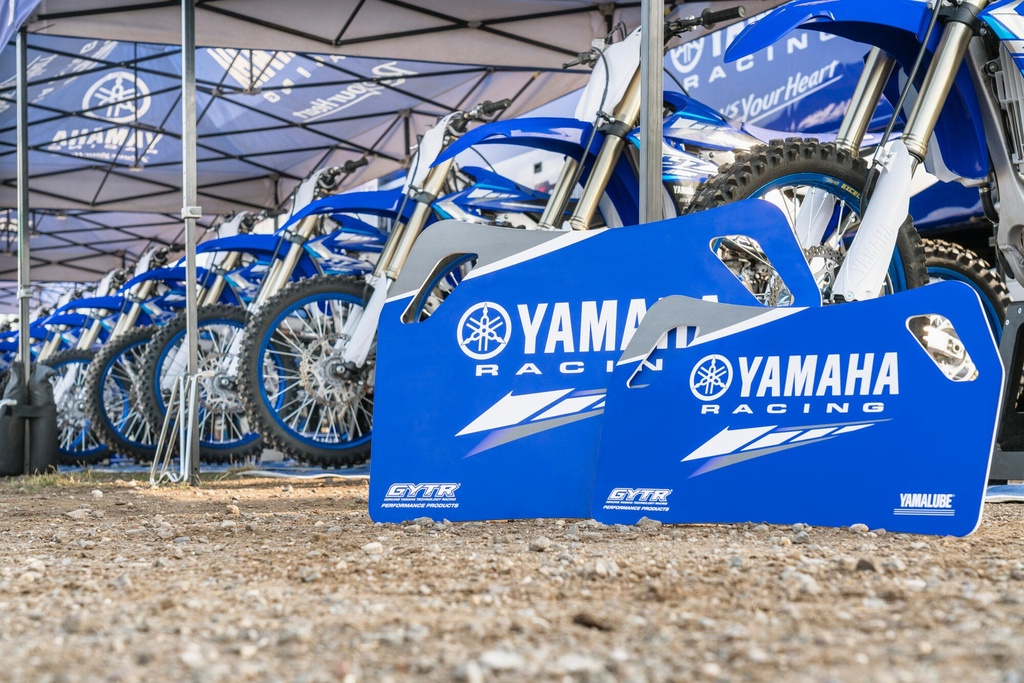 YME-PITBD-00-00-Pitboard-Yamaha-racing-EU-Studio-005.jpg