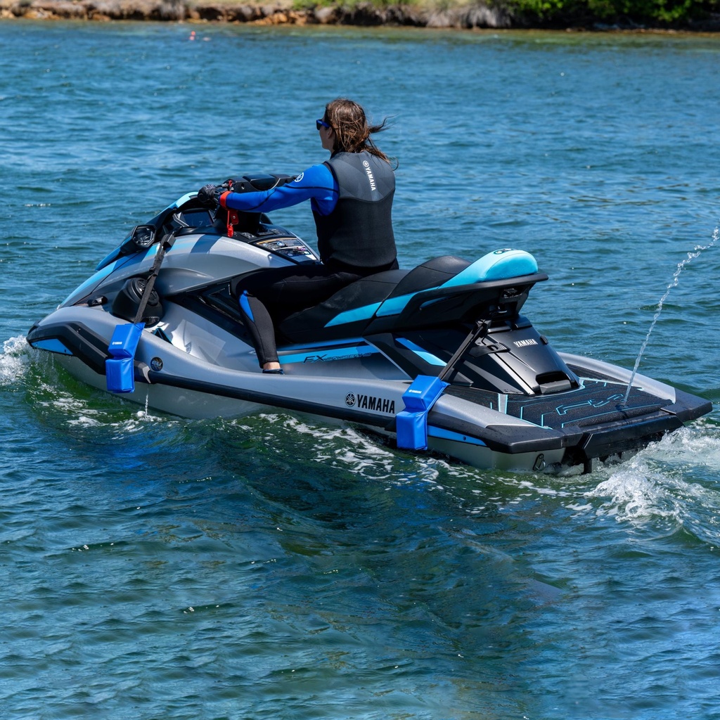 MWV-WVRNR-HH-BL-Yamaha-WaveRunner-Fender-Studio-003.jpg