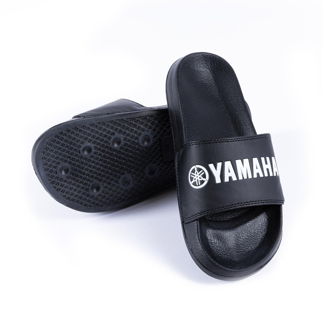 N23-RV305-B9-37-Yamaha-REVS-Beach-Sliders-black-EU-Studio-013.jpg