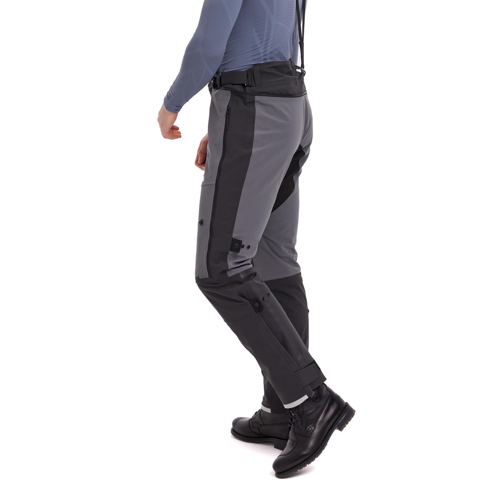 A25-STP01-F0-0L-Sport-Tour-pant-men-Studio-003.jpg