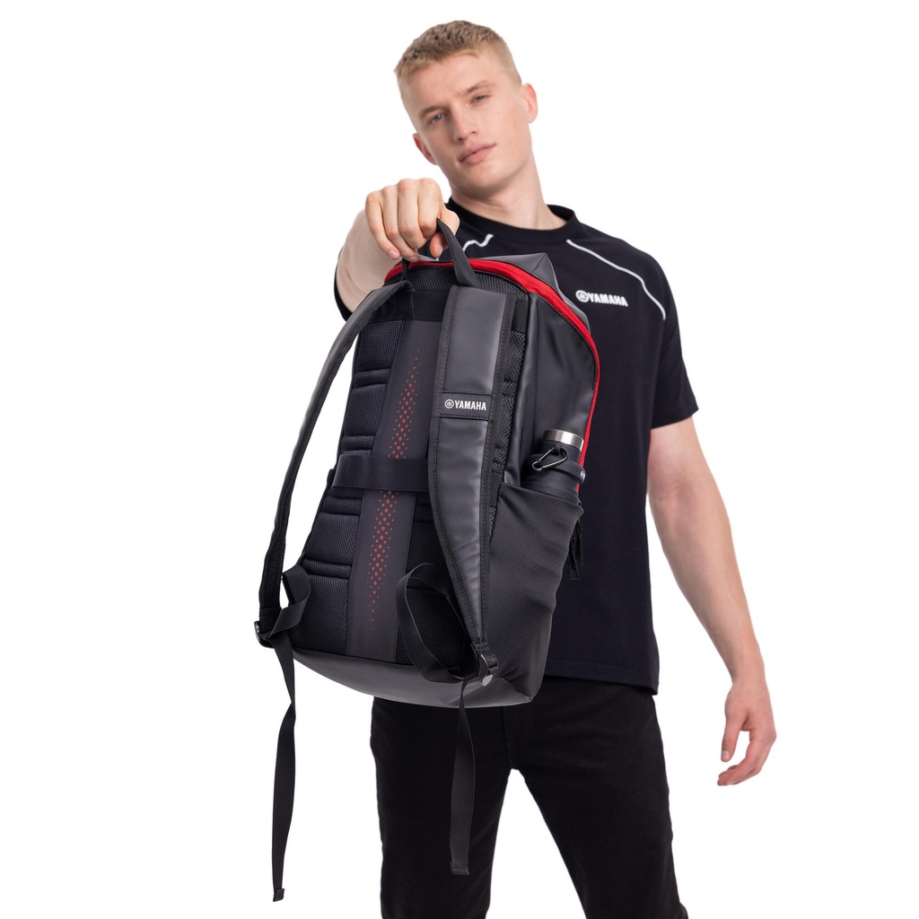 T25-RV002-B7-00-25-Revs-backpack-Jana-Studio-003.jpg